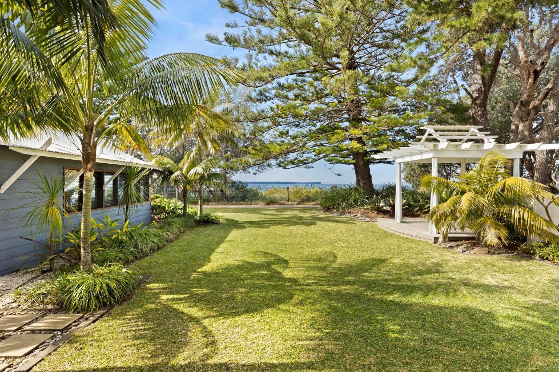 Villa Bali Beach House By Experience Jervis Bay Vincentia Exterior foto